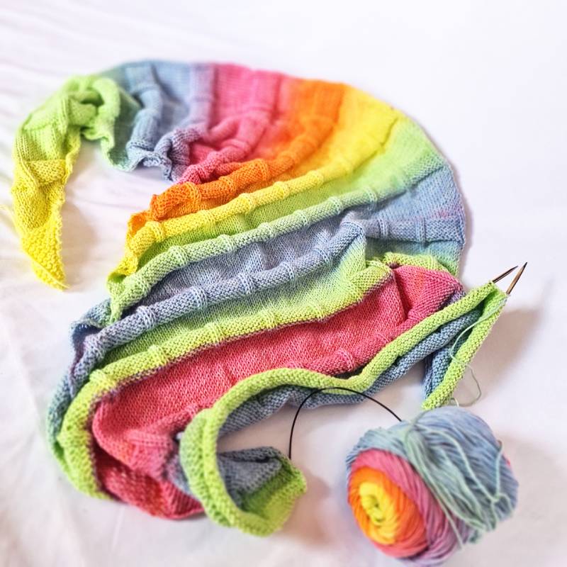 Buntes Dreieckstuch stricken - Anleitung